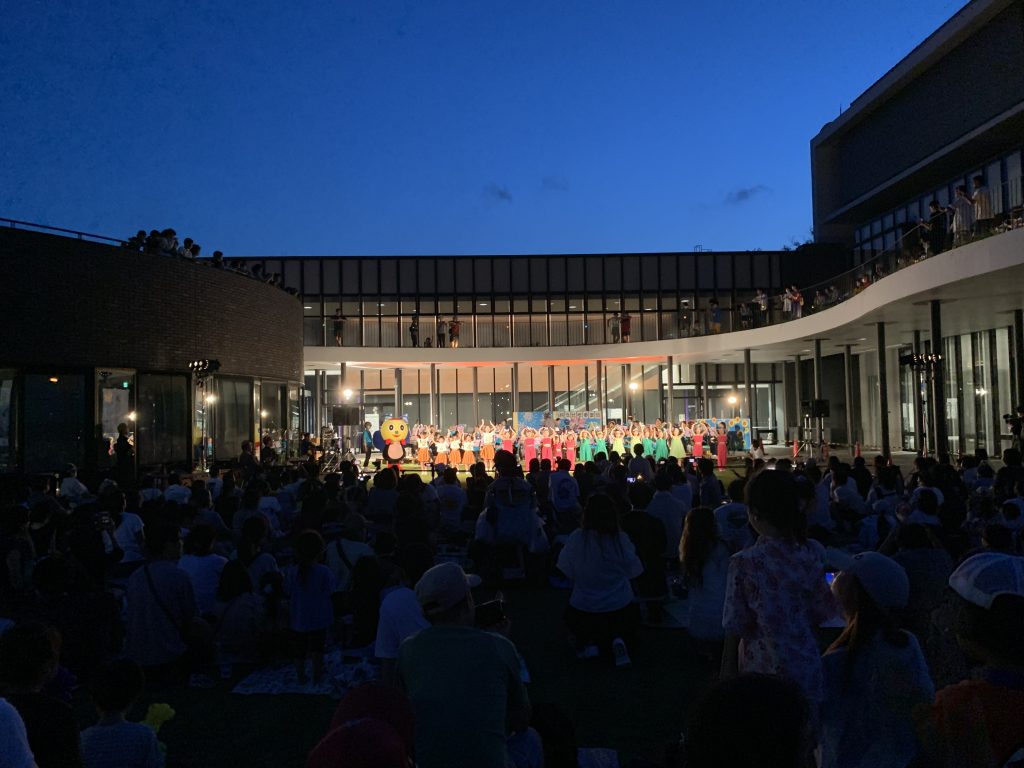 阿久比町役場芝生広場で野外音楽会開催