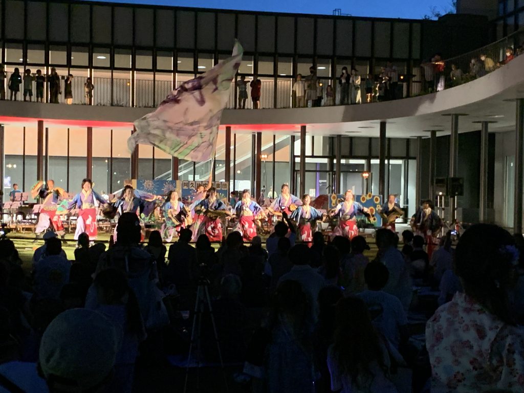 阿久比町役場芝生広場で野外音楽会開催